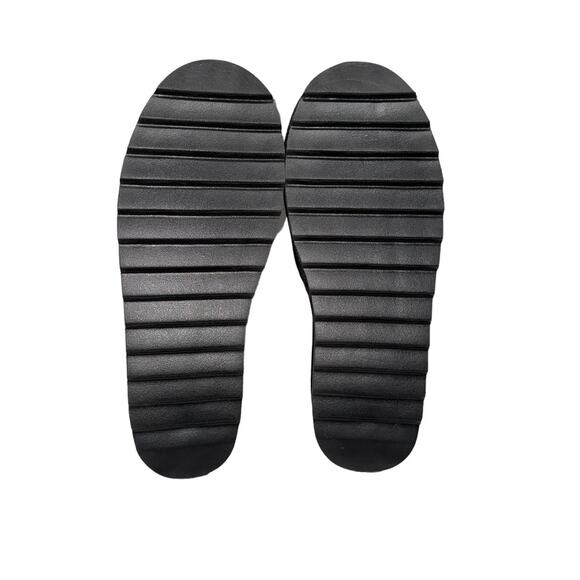 NIB! Market Smiley Upside Down Cozy Chunky Hotel Slippers - Size 9 (MSRP $90) - Picture 8 of 9